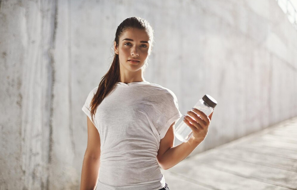 уже доступна в фирменных магазинах бренда и ведущих спортивных магазинах по всей России